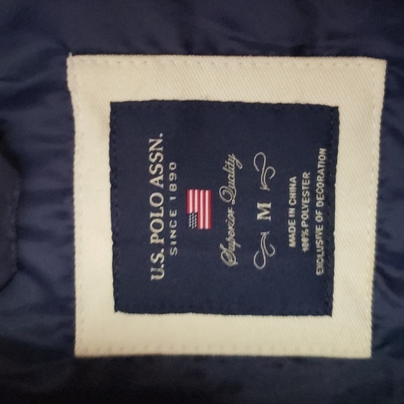 U.S. Polo Assn puffer vest in navy blue, women's size medium. - Picture 6 of 11